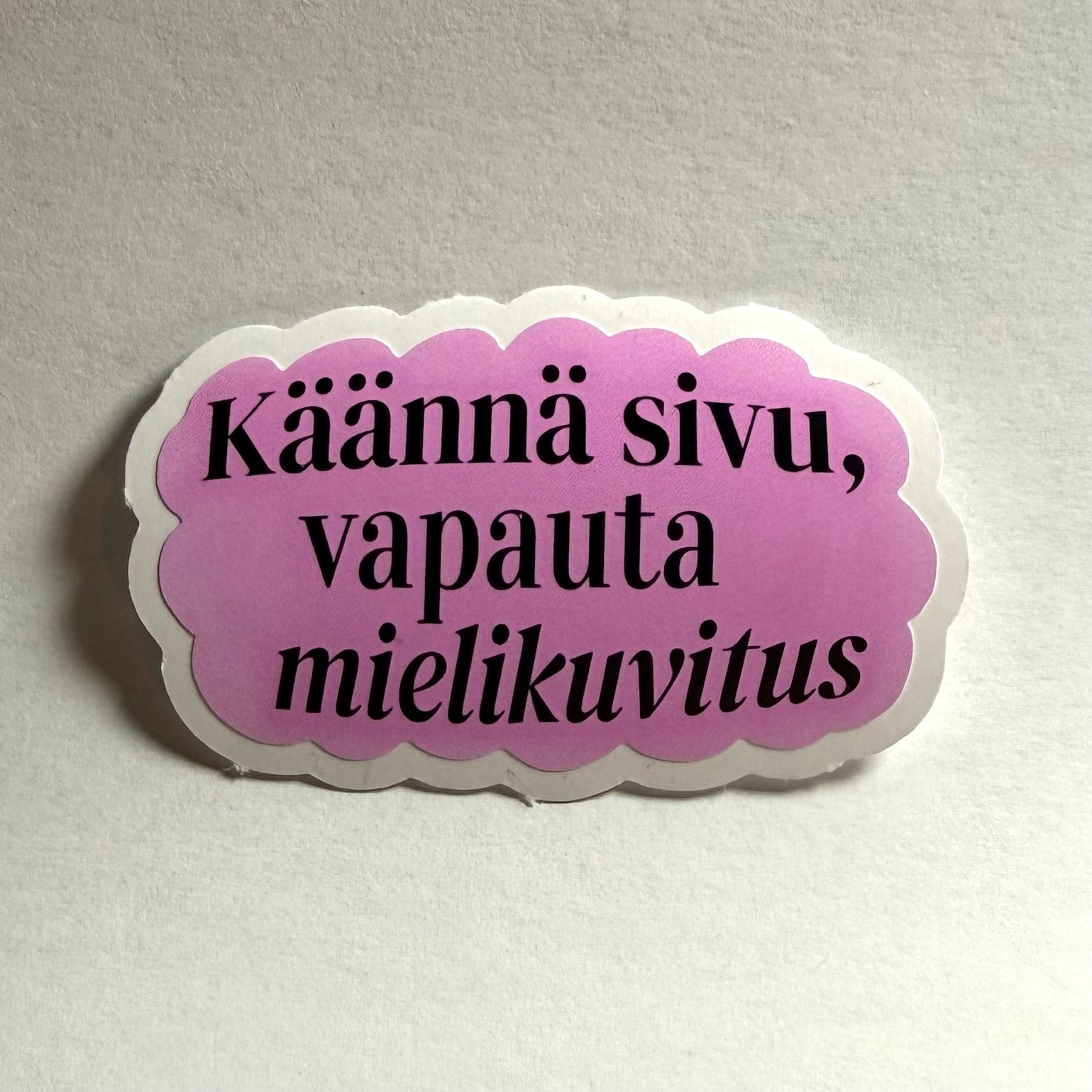 Käännä sivu | Kiiltävä vinyyli | FI/EN