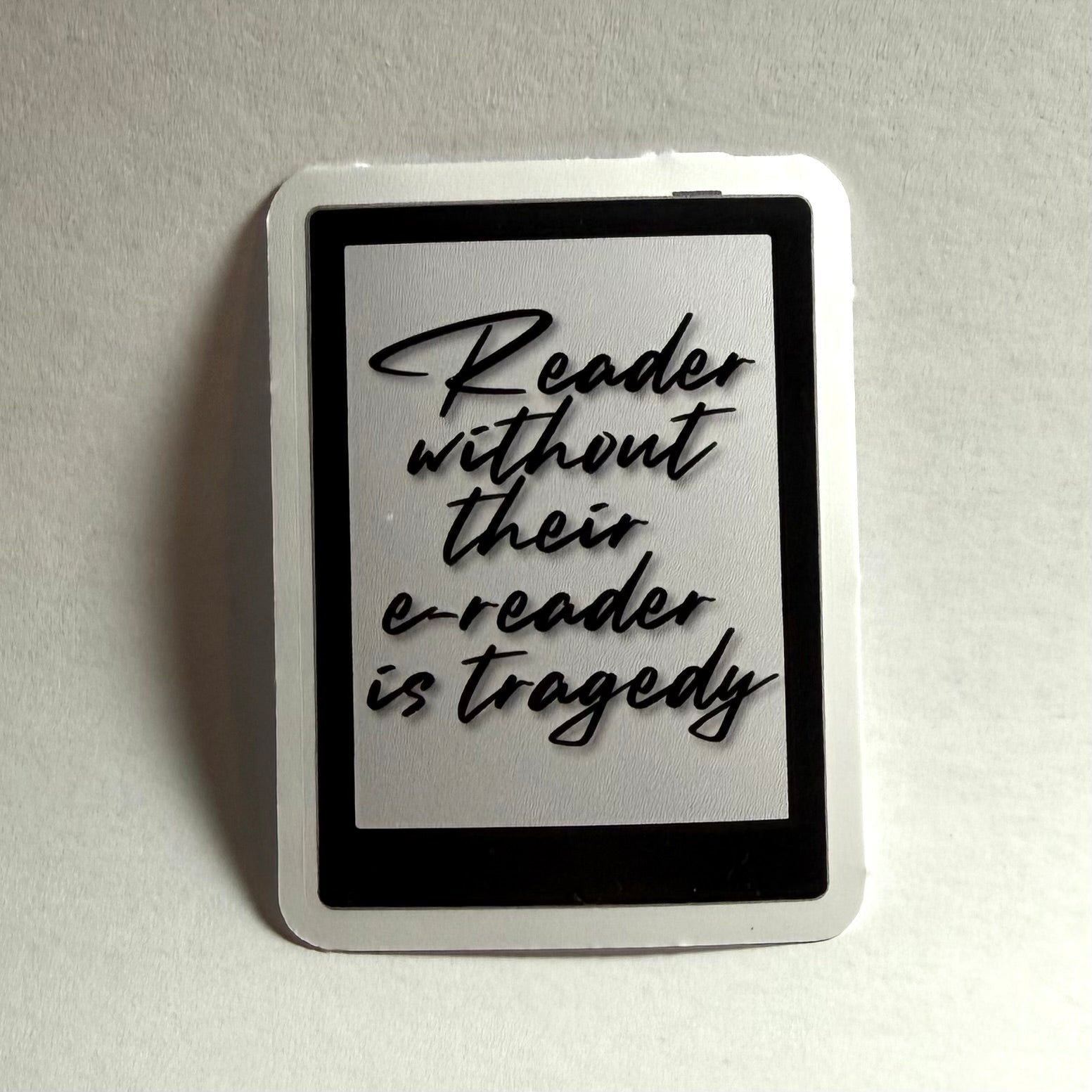 Lukija ilman lukutaitetta | Kiiltävä vinyyli | FI/EN